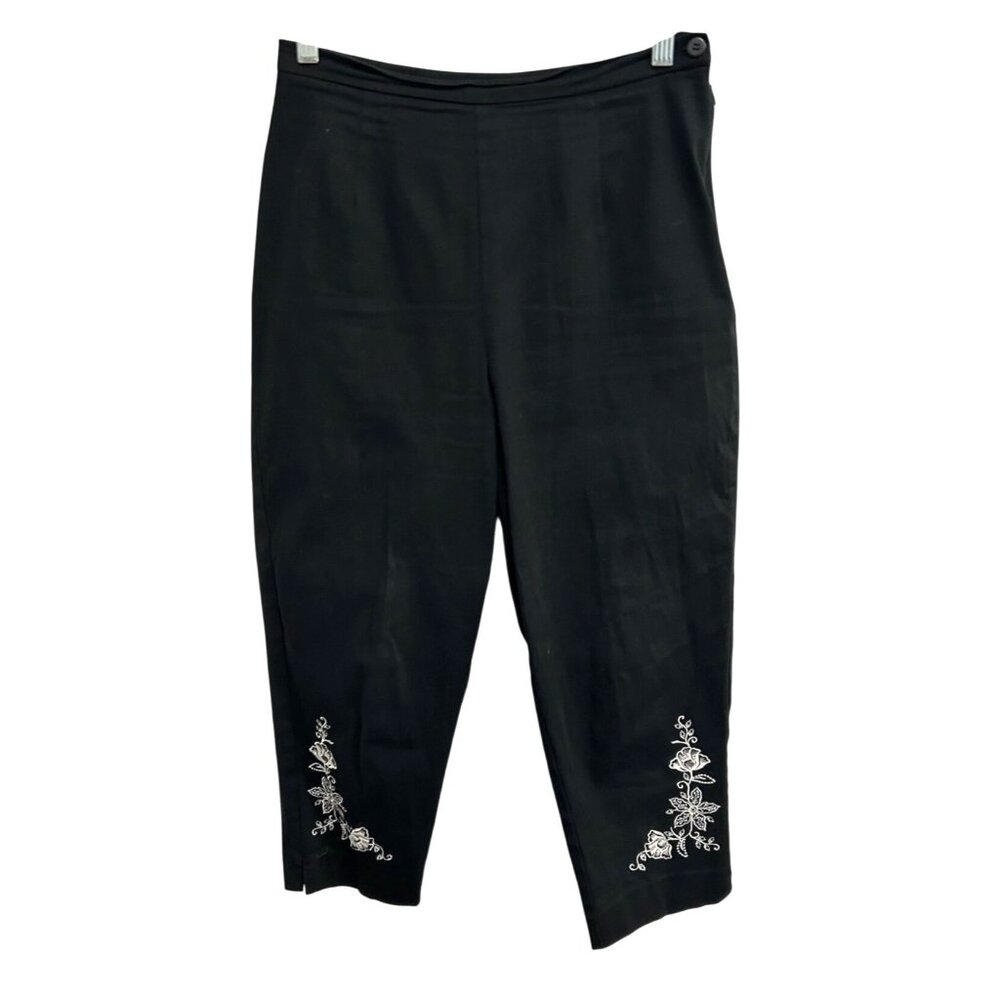 Briggs New York Black Embroidered Floral Capri Pants Size 14